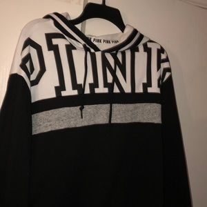 Black and white pullover